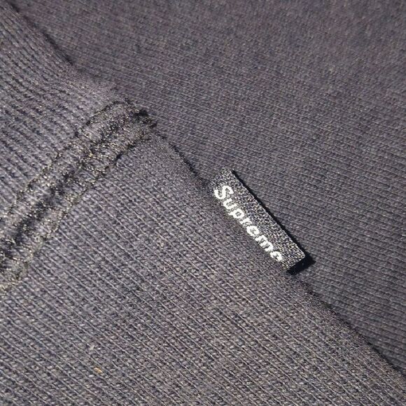 Supreme Black Hoodie Sweater - Picture 8 of 8